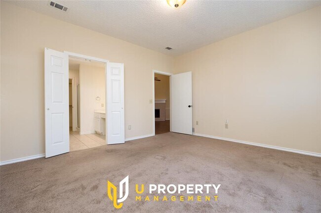 Building Photo - 3529 Hilltop Ln