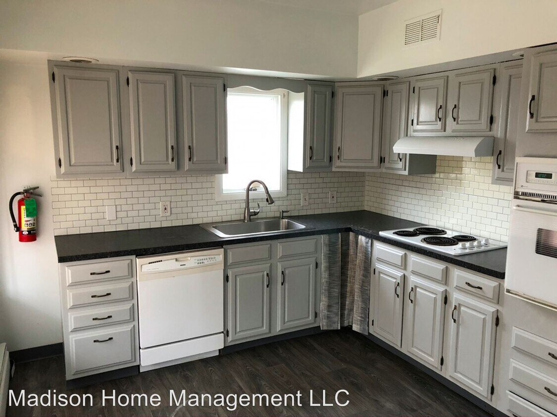 153 Main St, Emmaus, PA 18049 Room for Rent in Emmaus, PA