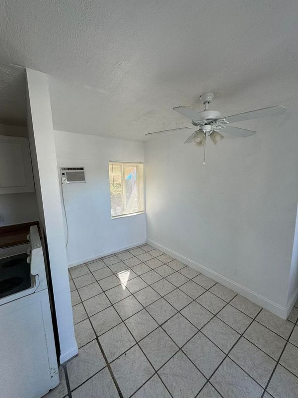 Foto del edificio - 920 N Haverhill Rd