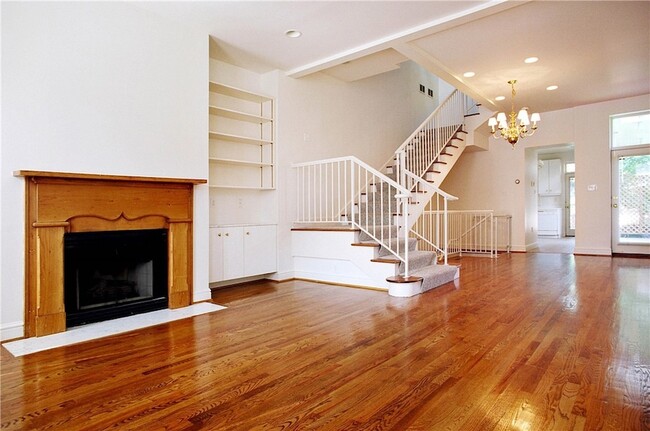 Building Photo - 326 Hailman St