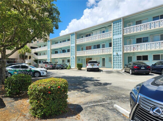 Building Photo - 455 Golden Isles Dr
