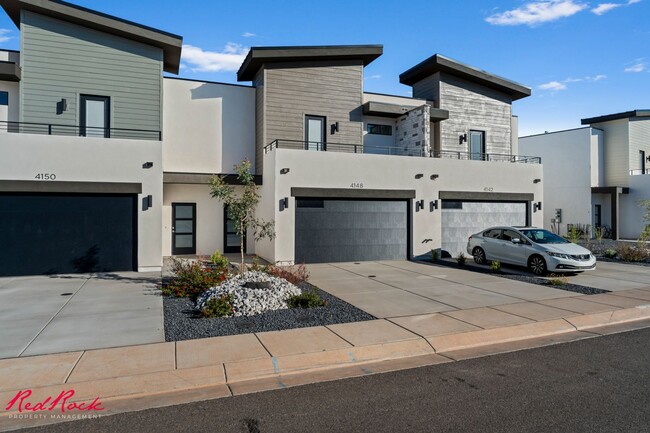 Foto del edificio - Brand New Townhome in Crimson Park! Stylis...