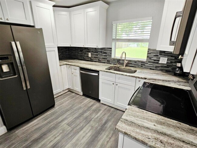 Foto del edificio - 4803 Roush Ave