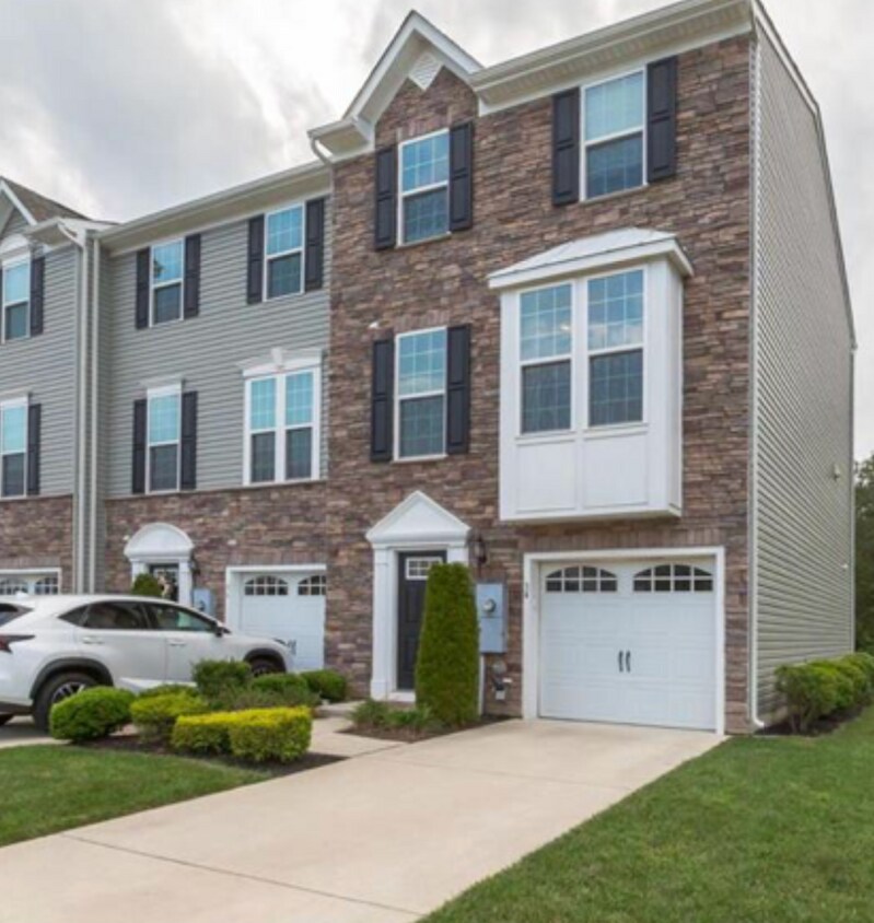 124 Village Green Ln, Sicklerville, NJ 08081 House Rental in
