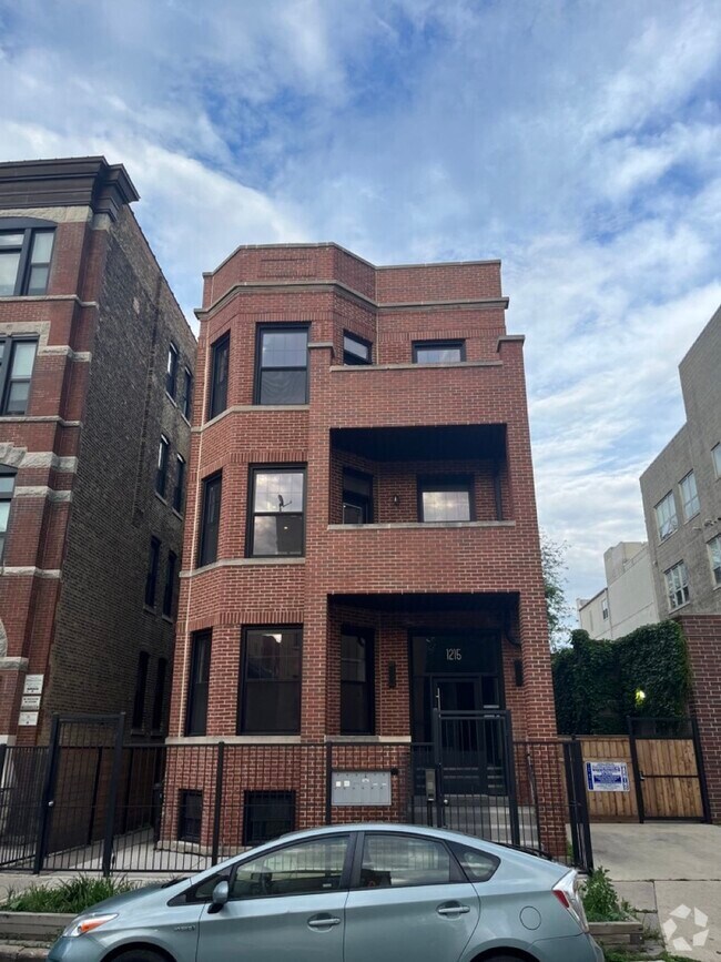 Building Photo - 1215 N Wolcott Ave