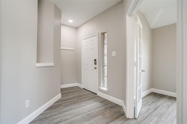 Foto del edificio - 2101 Willow Creek Dr
