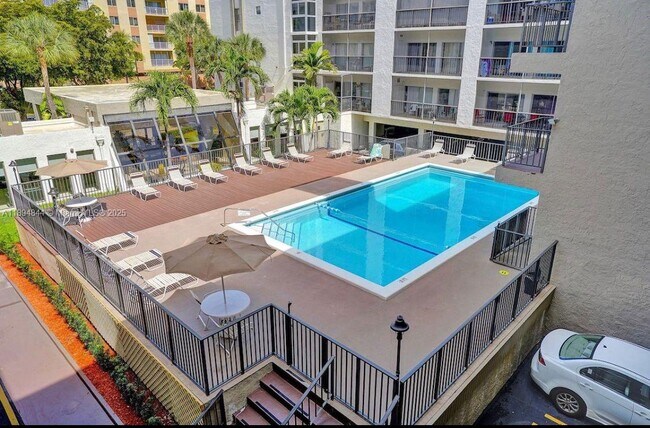 Foto del edificio - 201 178th Dr