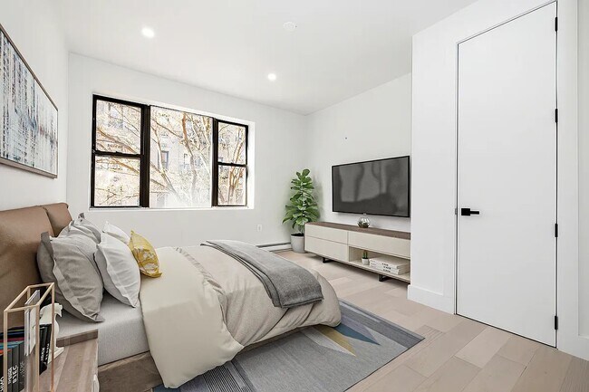 Building Photo - 163 First Avenue