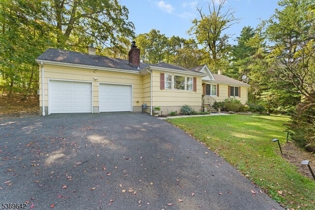 Building Photo - 202 Mt Horeb Rd