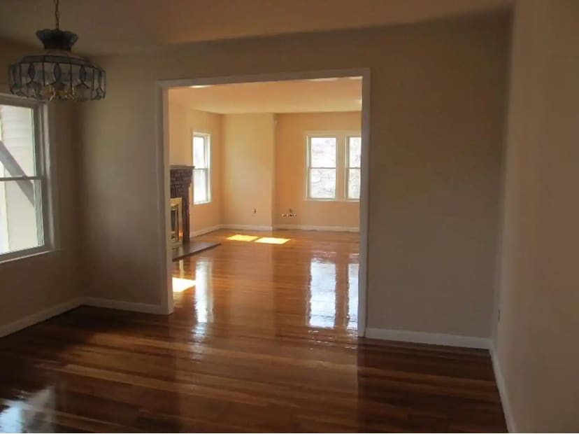 Building Photo - 42 June St