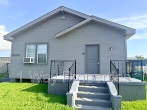 Building Photo - 7409 4th St