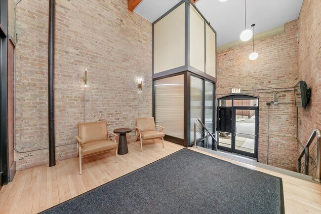 Foto del edificio - 1327 W Washington Blvd