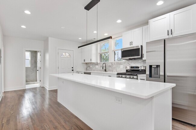 Foto del edificio - 7446 S Luella Ave