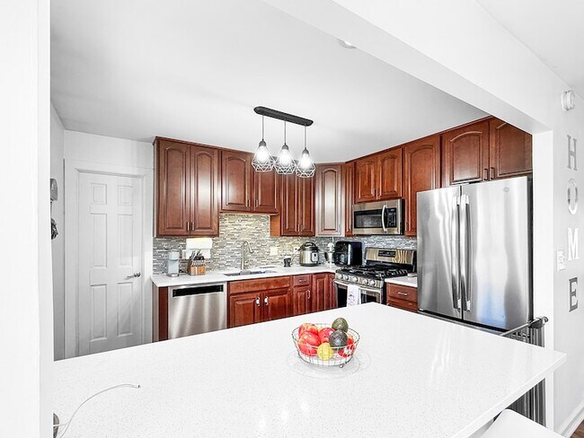 Foto del edificio - 7830 Sprucewood Ave