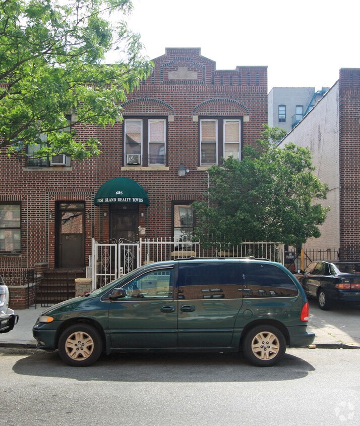 685 Ralph Ave, Brooklyn, NY 11212 685 Ralph Ave Brooklyn, NY