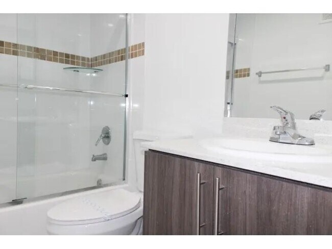 Foto del edificio - 1337 W 49th Pl