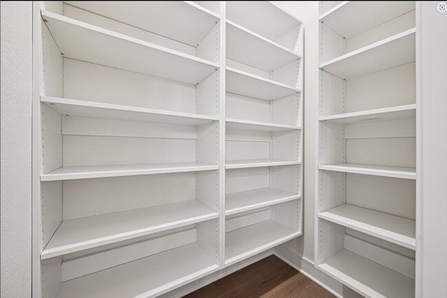 Building Photo - Grande Pointe