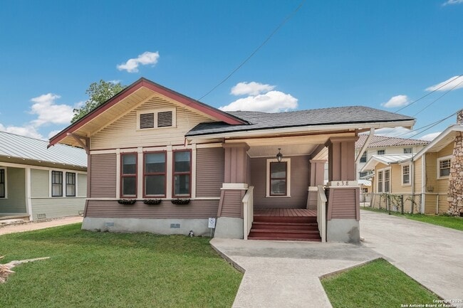 Building Photo - 638 Cedar St