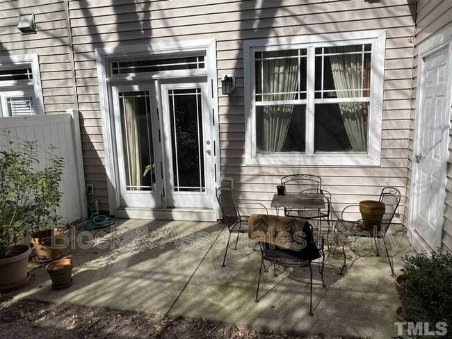 Building Photo - 4705 Lawhorn St