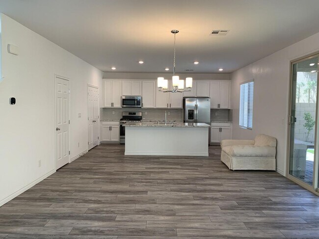 Building Photo - Skye Canyon 2 story home