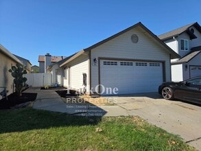 Building Photo - 384 Grovewood Loop N
