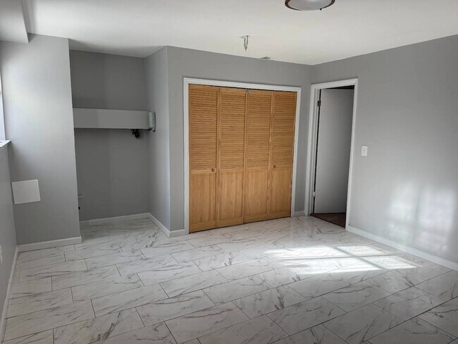 Foto del edificio - 19 Rossmore Ave