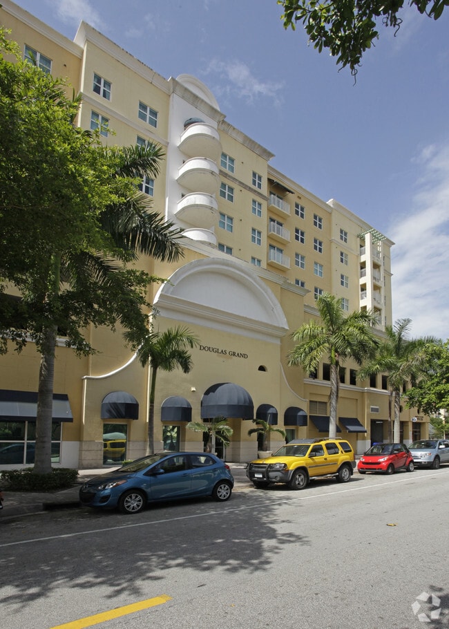 Building Photo - Douglas Grand