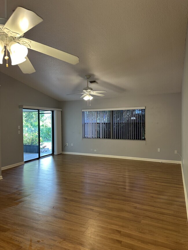 Foto del edificio - 9331 Tacoma Ave