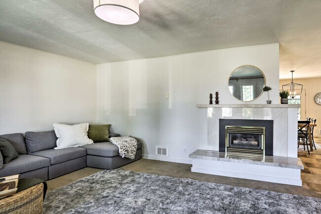 Foto del edificio - 930 Canyon Ave