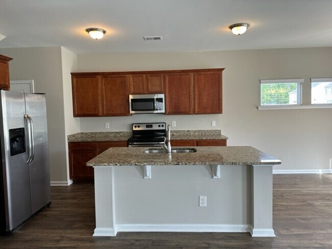 Foto del edificio - CHARMING HOME IN CONGAREE POINTE