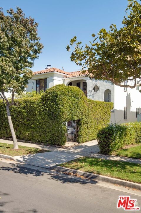 Building Photo - 1172 S Hayworth Ave
