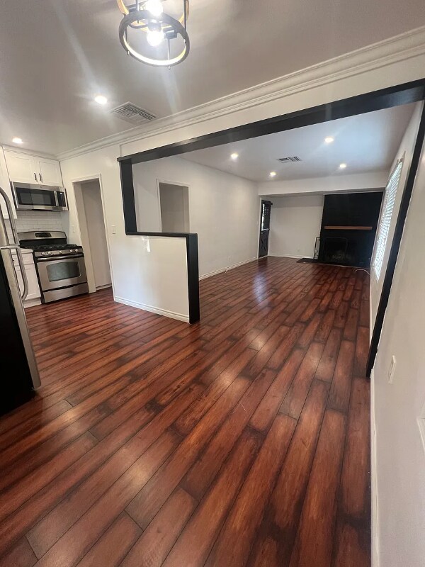 Foto del edificio - 5125 Canoga Ave
