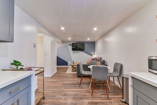 Building Photo - Stunning 1 bedroom 1 bathroom apartment in Queen Anne