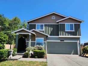 Building Photo - 8431 10th Pl SE