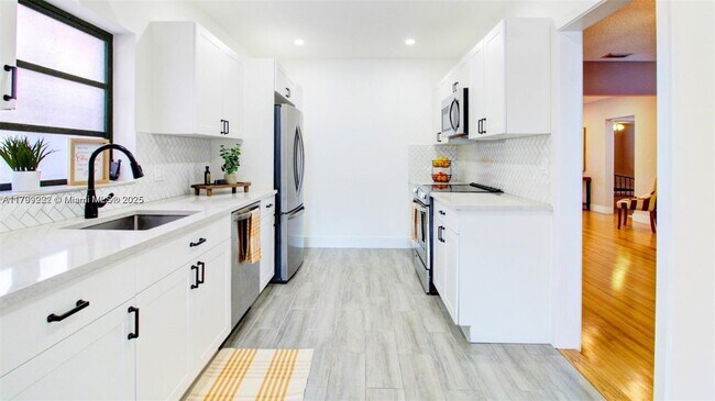 Foto del edificio - 6110 S Waterway Dr