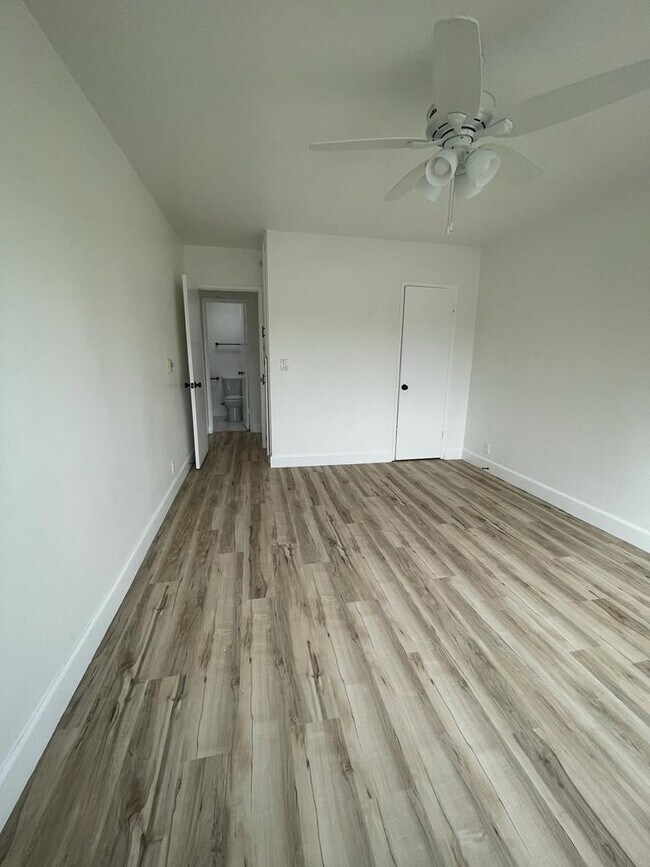 Foto del edificio - 5000 Coldwater Canyon Ave