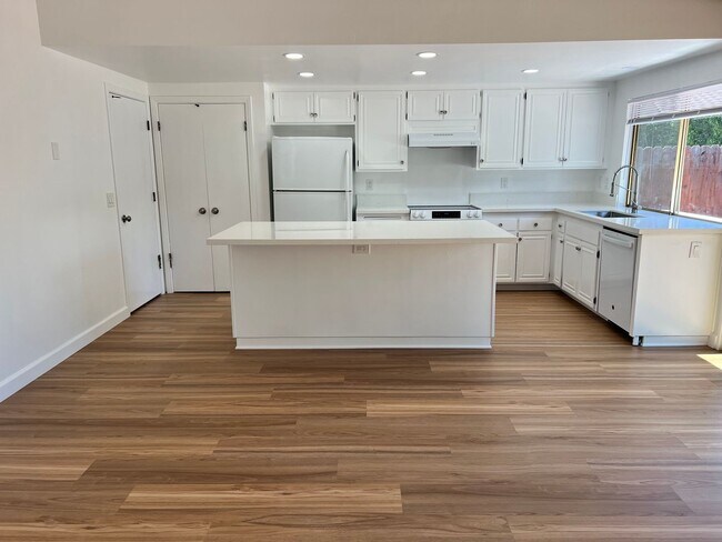 Foto del edificio - Updated 3 bedroom Home