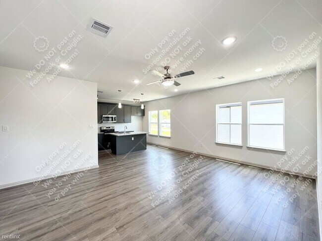 Foto del edificio - 3 br, 2 bath House - 4423 Brinkley St B B