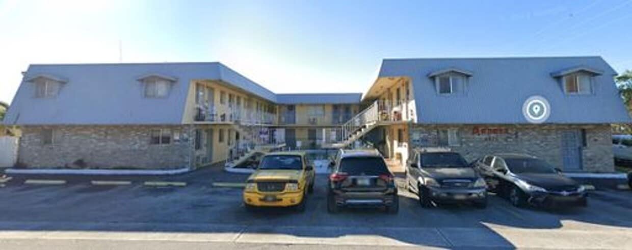 Building Photo - Andrea Apts