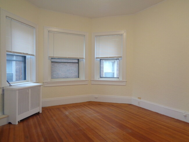 Building Photo - 6 Beals St