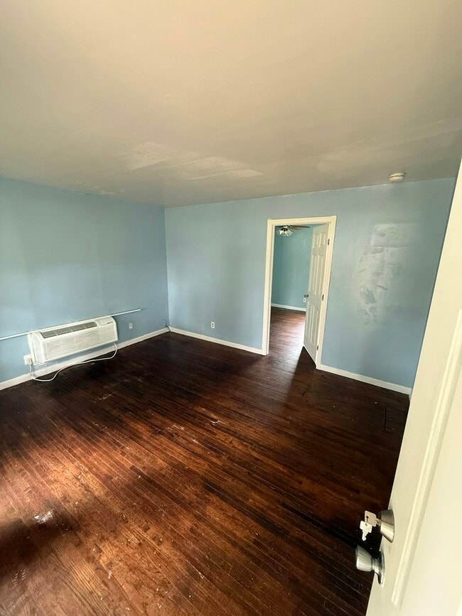 Building Photo - 809 S Terrace Dr