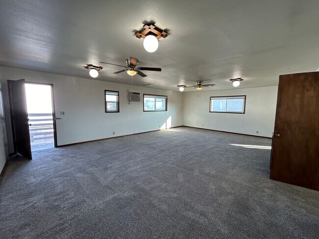 Foto del edificio - 1441 Coldwell Ave