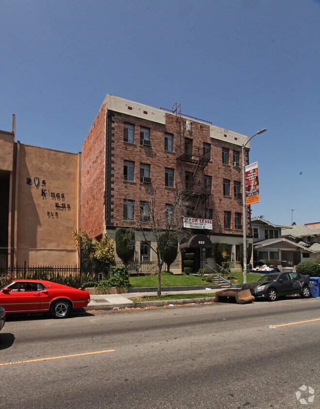 Primary Photo - 923 Irolo St