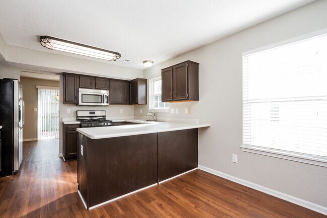 Foto del edificio - 707 Deer Trail Dr