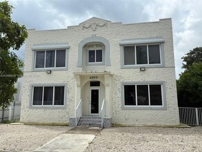 Building Photo - 2352 SW 5th St