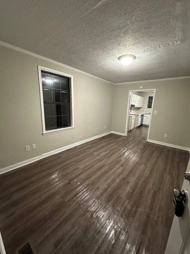Foto principal - 508 Cedarmont Dr