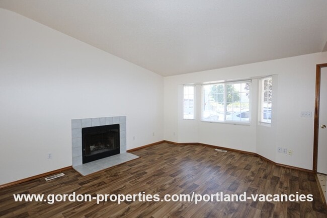 Building Photo - 9641 SE Schiller St