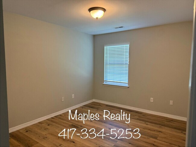 Foto del edificio - 141 Scotch Pine Ct