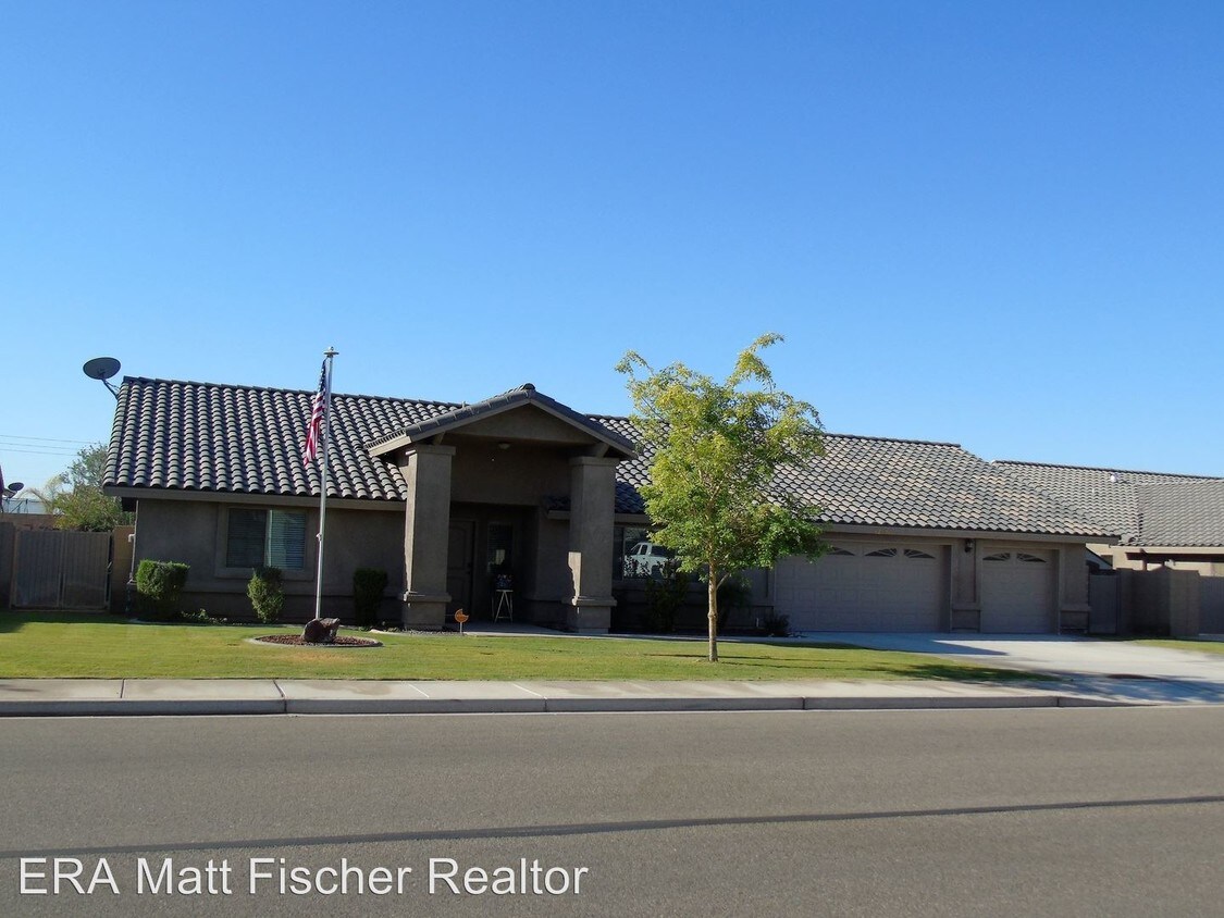 Primary Photo - 4 br, 3 bath House - 6257 E 47th St