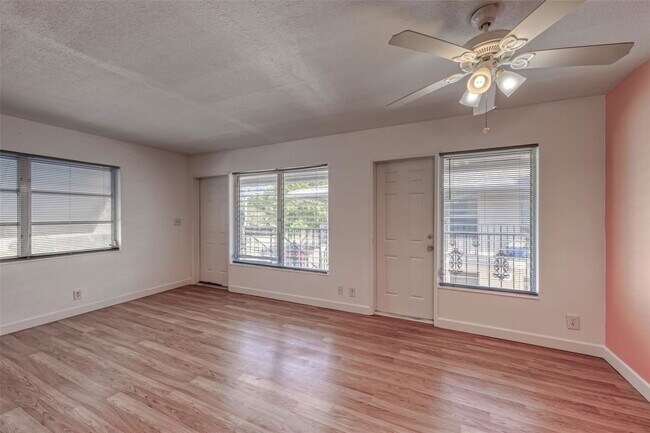 Foto del edificio - 3870 NE 22nd Terrace